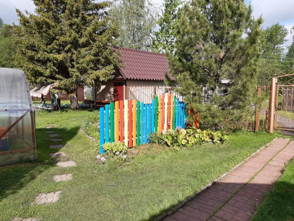 забор из разноцветного штакетника односторонний фото2 в Владимире