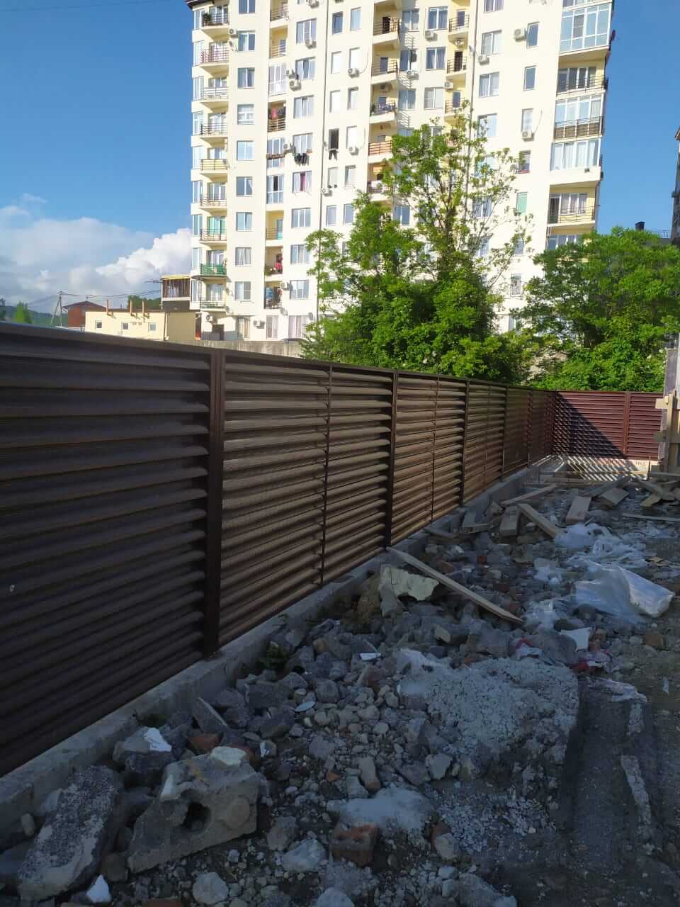 Забор-жалюзи 140м RAL8017 Шоколад фото1 в Владимире