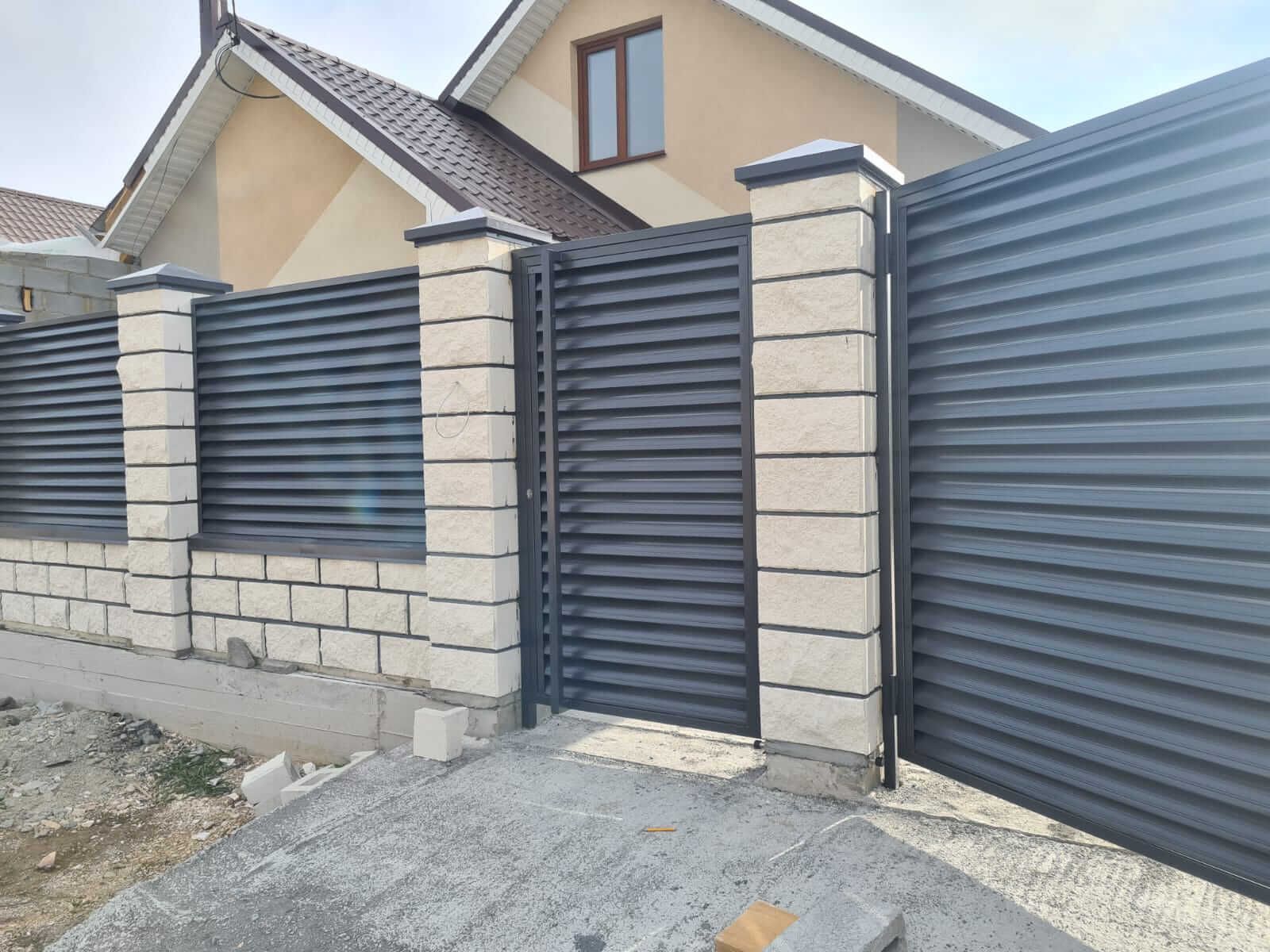 Забор из ламелей Еврожалюзи 38м RAL7024/7024 Серый Графит двусторонний фото 1 в Владимире