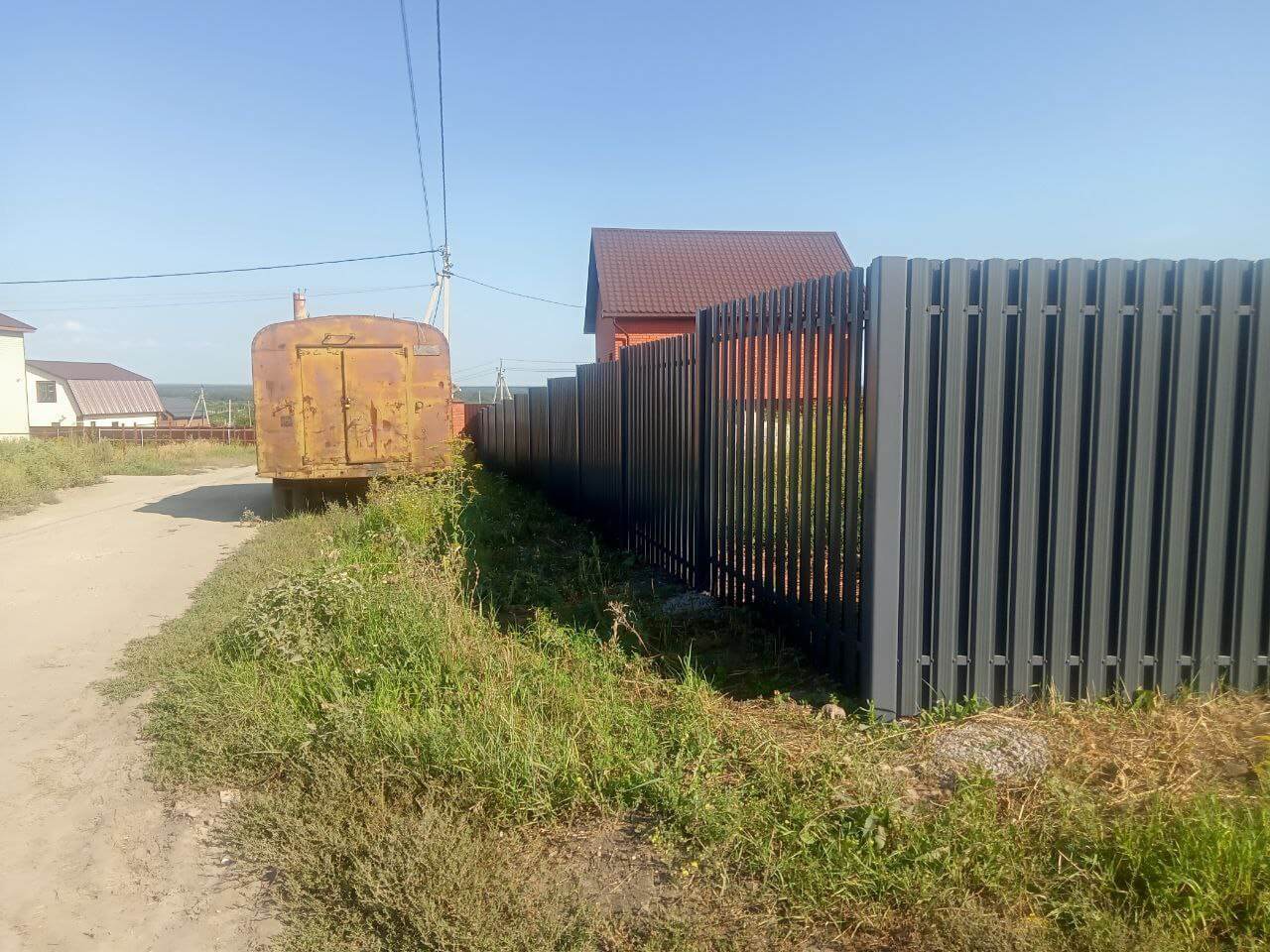 Забор из евроштакетника 21м RAL7024/7024 Серый Графит двусторонний фото 2 в Владимире