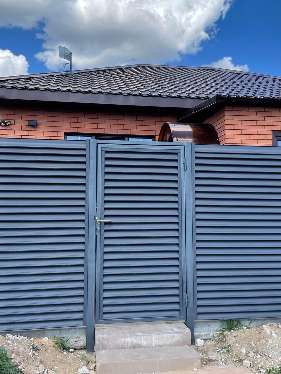 Забор из ламелей еврожалюзи 24м RAL7024 Серый Графит МАТТЕ фото 2 в Владимире