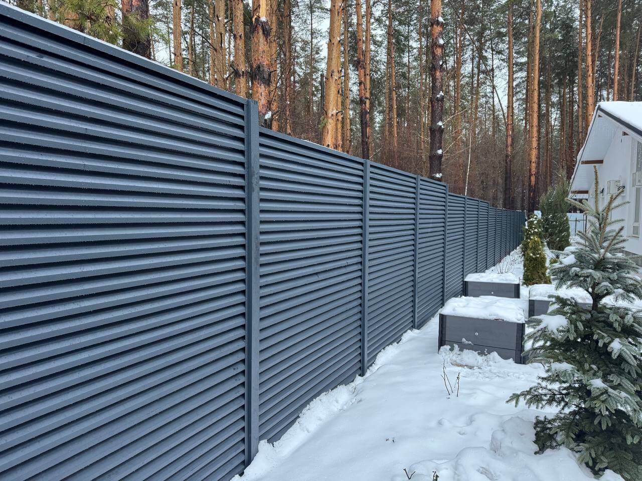Забор-жалюзи из ламелей ЭКО-Z-US 54м RAL7024/7024 Серый Графит двусторонний МАТТЕ в Владимире