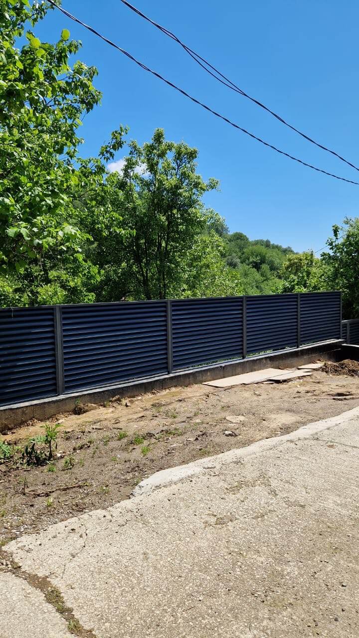 Забор-жалюзи из ламелей еврожалюзи 23м RAL7024/7024 Серый Графит двусторонний МАТТЕ фото 2 в Владимире