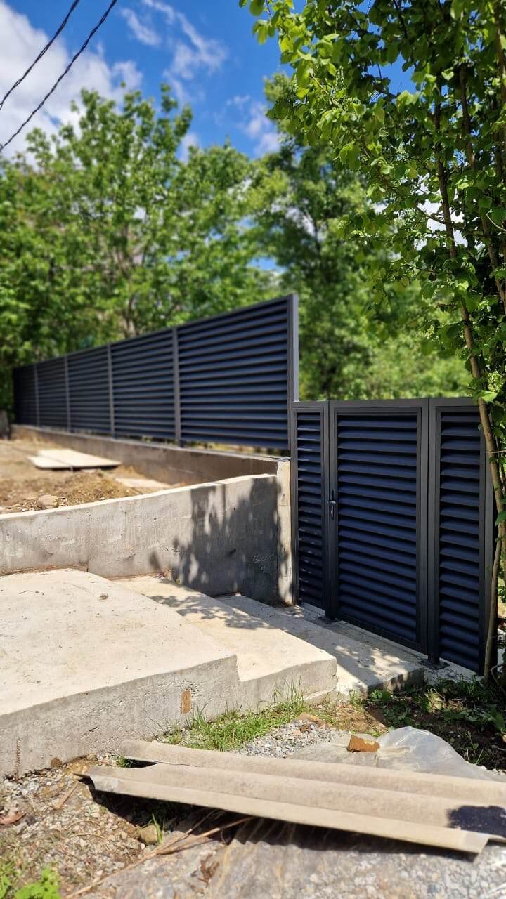 Забор-жалюзи из ламелей еврожалюзи 23м RAL7024/7024 Серый Графит двусторонний МАТТЕ фото 1 в Владимире
