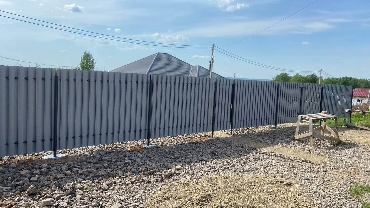 Забор из евроштакетника 16м RAL7024 Серый Графит фото 2 в Владимире