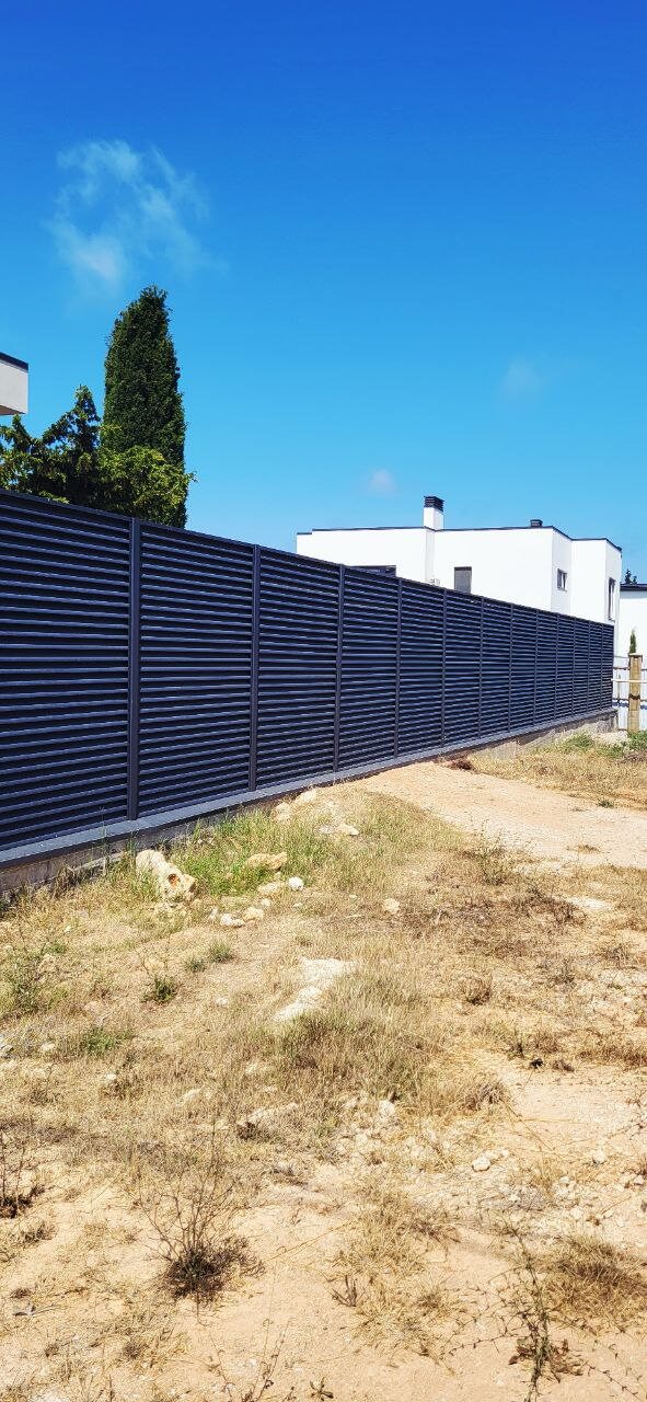 Забор-жалюзи 65м RAL7024/7024 Серый Графит МАТТЕ двусторонний фото 6 в Владимире