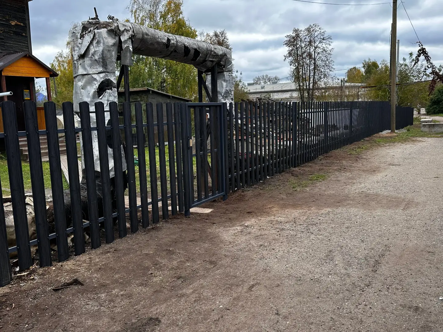Забор из евроштакетника 63м Черное Дерево 3D Принтек фото 5 в Владимире