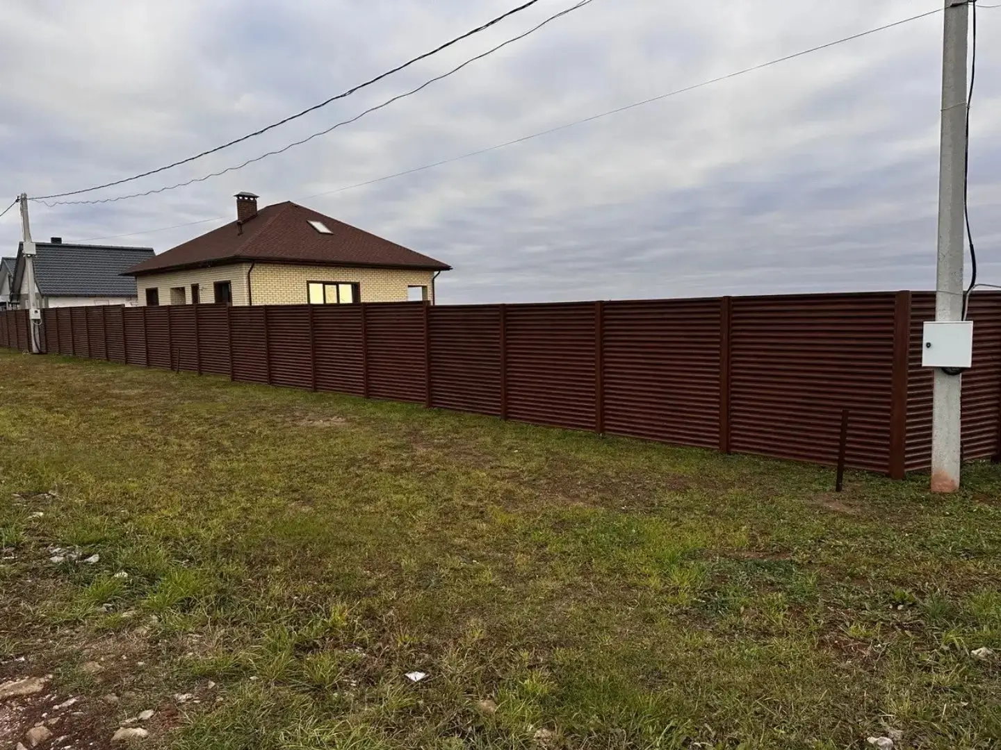 Забор-жалюзи из ламелей ЭКО-Z 58м Темный Дуб 3D Принтек фото 2 в Владимире