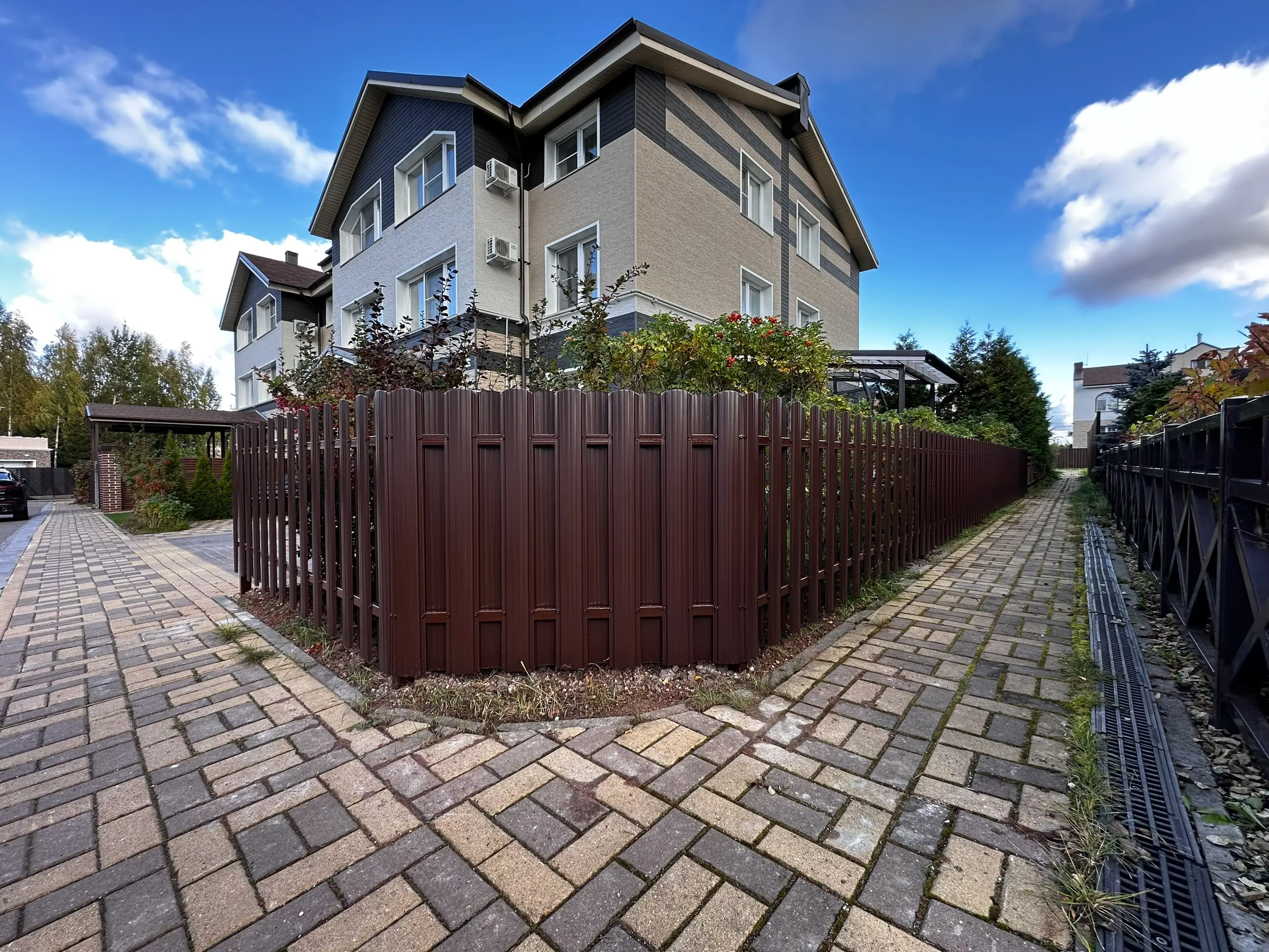 Заборчик из евроштакетника 18м RAL8017/8017 Шоколад двусторонний фото 1 в Владимире