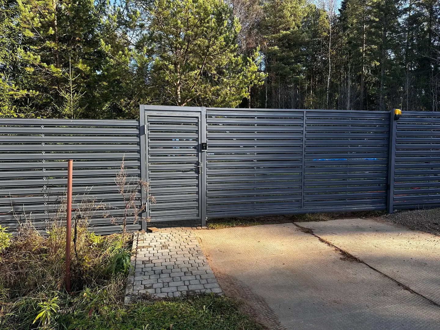 Забор-ранчо из евроштакетника 10м RAL7024 Серый Графит в Владимире